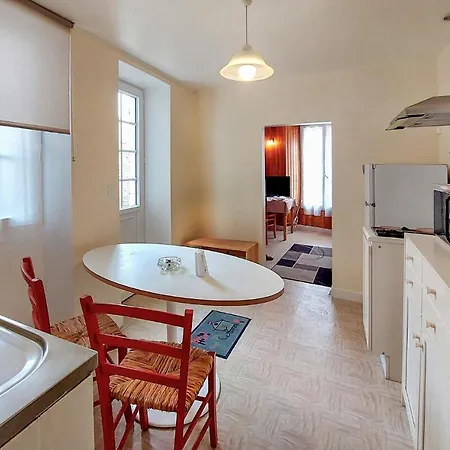 Stunning In Champeaux With Kitchen Ferienhaus Moisenay