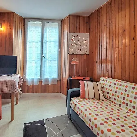 Ferienhaus Stunning In Champeaux With Kitchen *